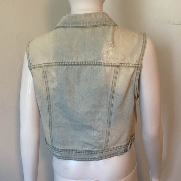 Medium Dree Light Blue Denim Button Down Vest Light Distressing. Large - Picture 4 of 6